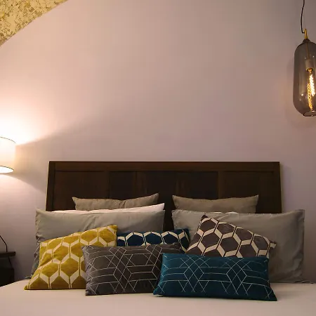 Palazzo Stendardo 3*