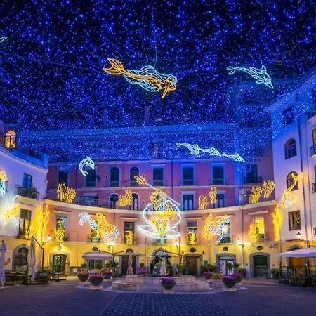 Palazzo Stendardo 4* カーヴァ・デ・ティッレーニ