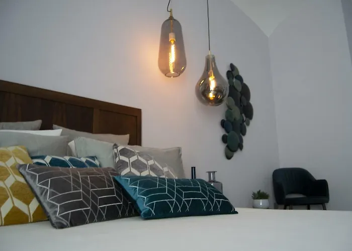 Palazzo Stendardo 카바드티레니